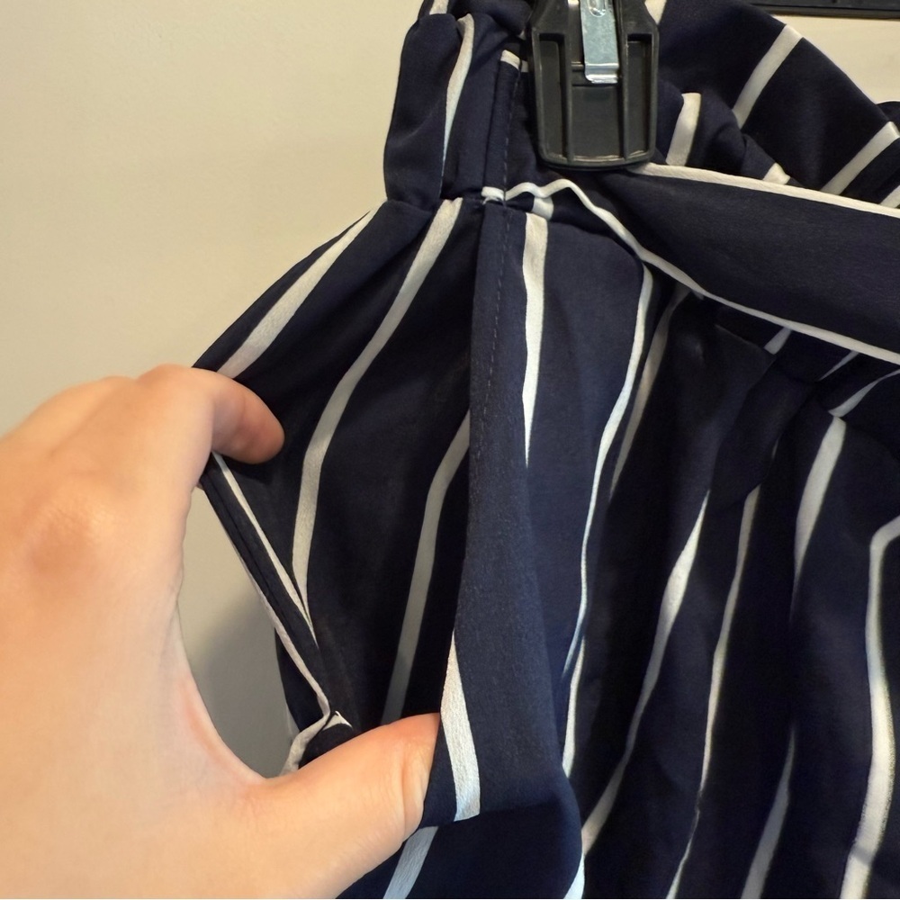 Elegant 2XL Navy Striped High Waist Women's Shorts - Picture 4 of 5